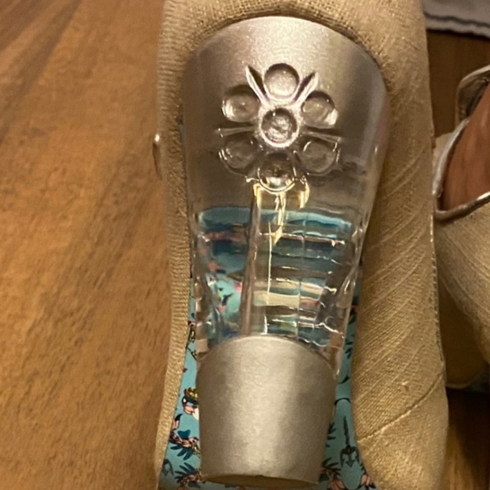 Irregular Choice acrylic heels. Cream with purple and gold accents size 9.5 - Picture 2 of 8
